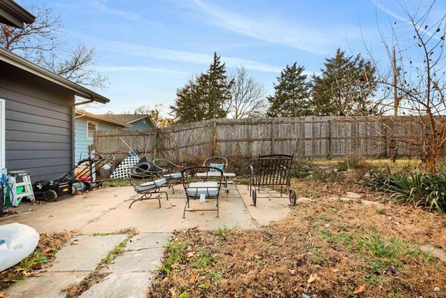 2412 Buena Vista, Manhattan, KS 66502