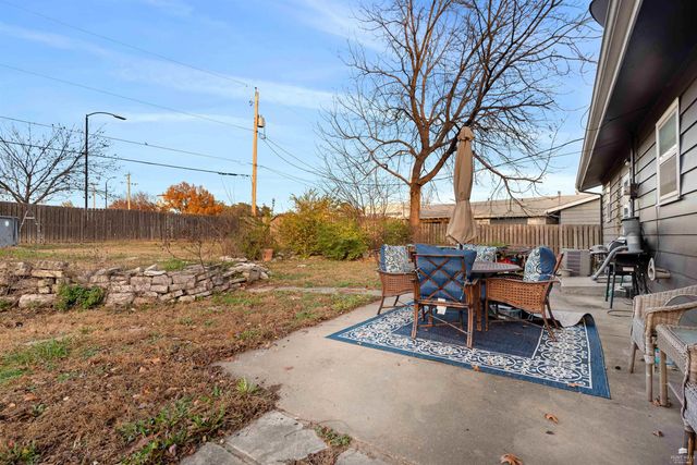 2412 Buena Vista, Manhattan, KS 66502