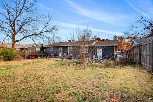 2412 Buena Vista, Manhattan, KS 66502