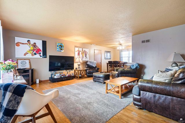 2412 Buena Vista, Manhattan, KS 66502