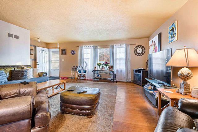 2412 Buena Vista, Manhattan, KS 66502