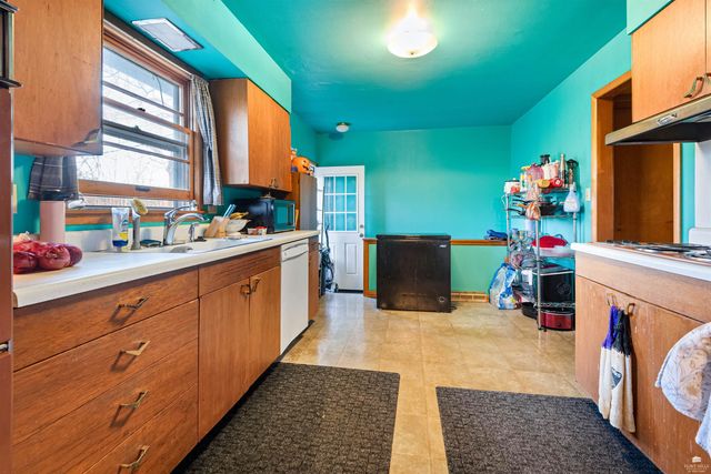 2412 Buena Vista, Manhattan, KS 66502