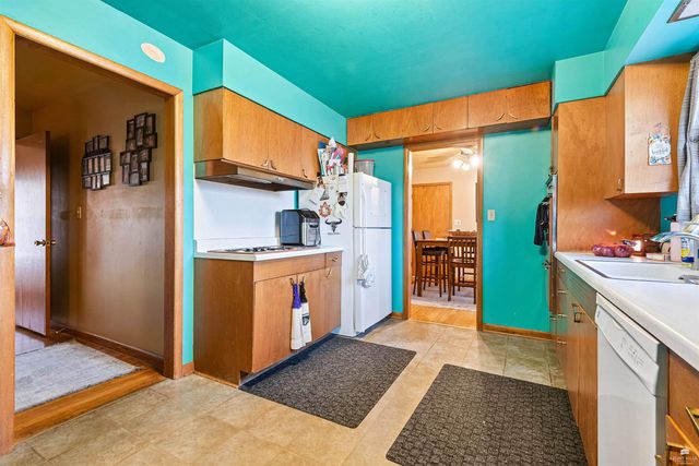 2412 Buena Vista, Manhattan, KS 66502