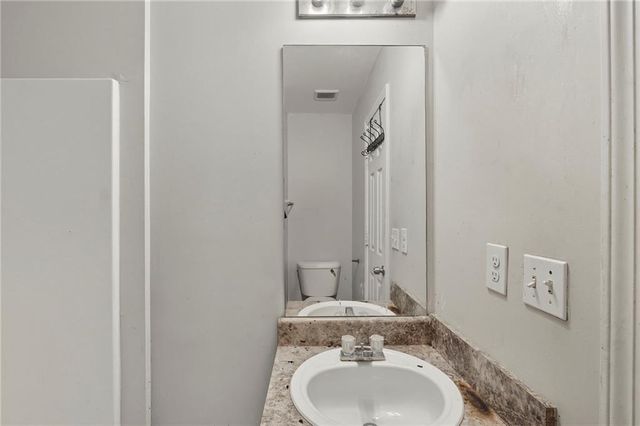 1651 Isleworth Circle, Atlanta, GA 30349