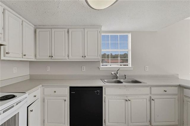 1651 Isleworth Circle, Atlanta, GA 30349