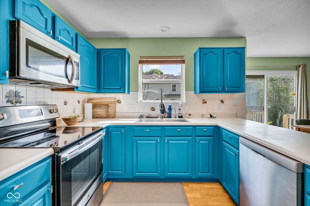 8551 Walden Trace Drive, Indianapolis, IN 46278