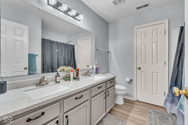 8551 Walden Trace Drive, Indianapolis, IN 46278
