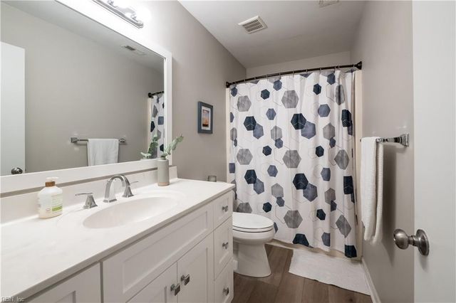 1079 Chinquapin LN, Virginia Beach, VA 23451