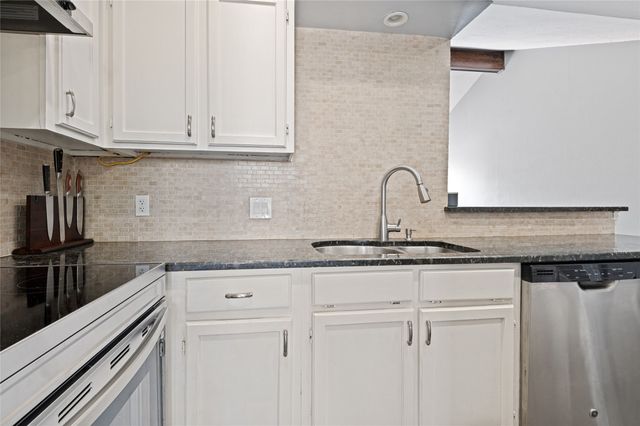 500 Bayberry Lane, Euless, TX 76039