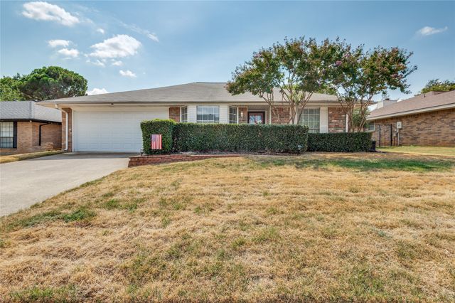 500 Bayberry Lane, Euless, TX 76039