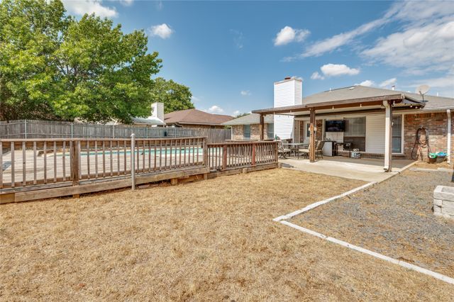 500 Bayberry Lane, Euless, TX 76039
