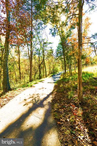 43341 BARNSTEAD DR, Ashburn, VA 20148