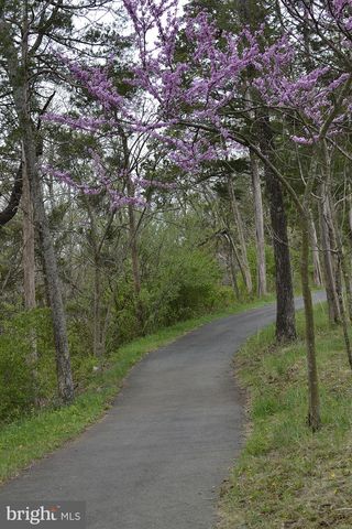 43341 BARNSTEAD DR, Ashburn, VA 20148