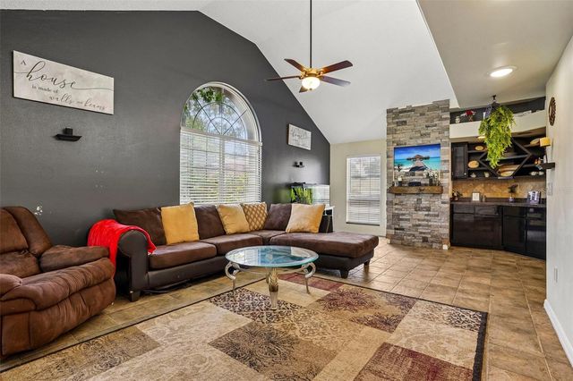 34415 KINGFISH STREET, Fruitland Park, FL 34731