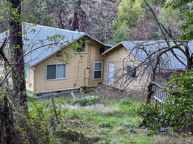 28201 Sherwood Rd, Willits, CA 95490