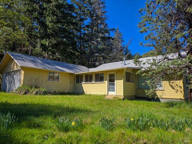 28201 Sherwood Rd, Willits, CA 95490