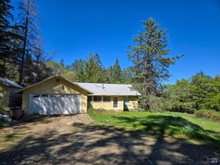 28201 Sherwood Rd, Willits, CA 95490