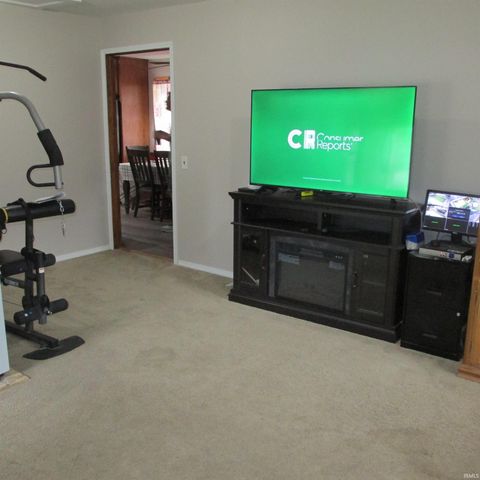 404 W Franklin Street, Colfax, IN 46035