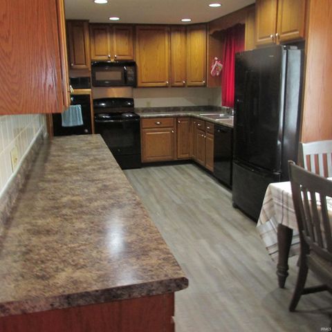 404 W Franklin Street, Colfax, IN 46035