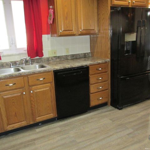 404 W Franklin Street, Colfax, IN 46035