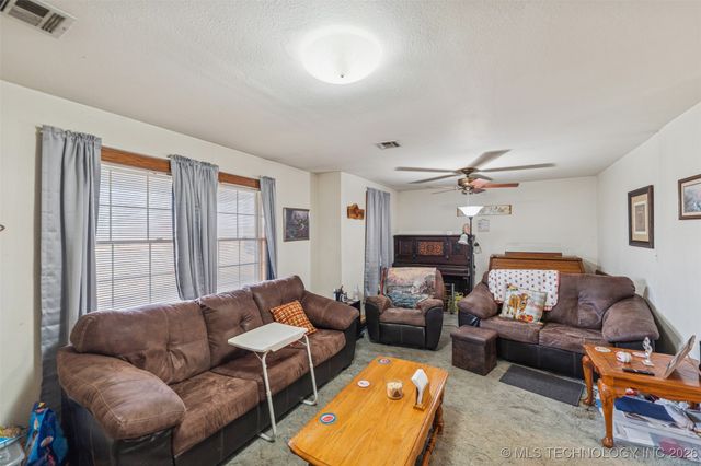 10741 S 4220 Road, Chelsea, OK 74016