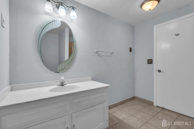 452-A Roxbury Lane, Monroe, NJ 08831