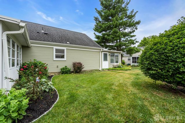 452-A Roxbury Lane, Monroe, NJ 08831