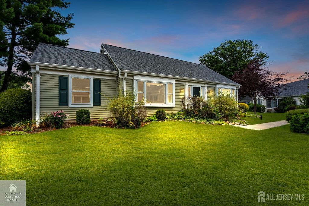 452-A Roxbury Lane, Monroe, NJ 08831