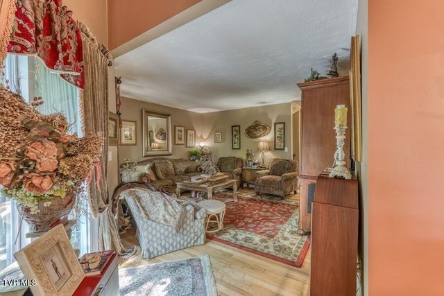 331 Hickory Bluff 331, Johnson City, TN 37601