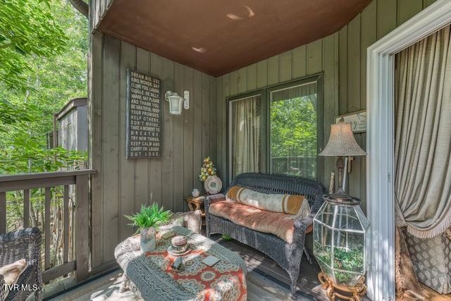 331 Hickory Bluff 331, Johnson City, TN 37601