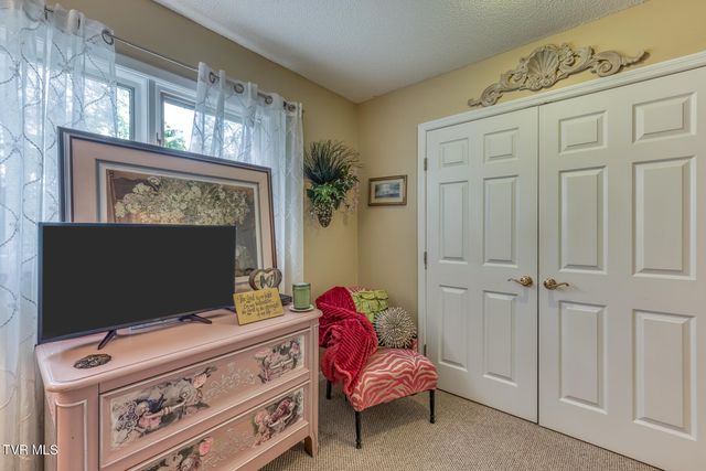 331 Hickory Bluff 331, Johnson City, TN 37601