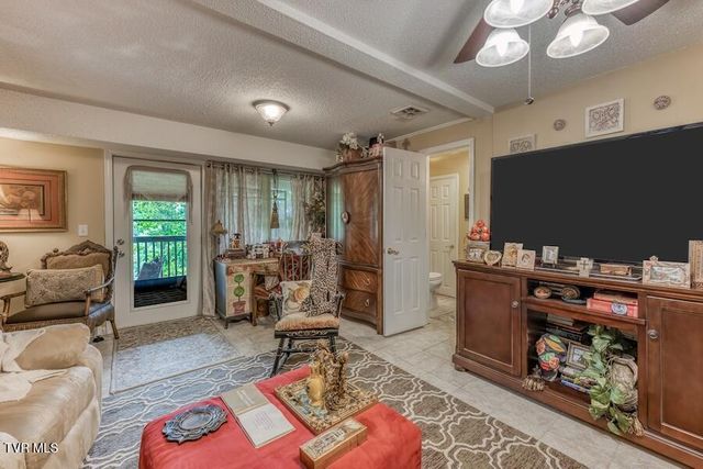 331 Hickory Bluff 331, Johnson City, TN 37601