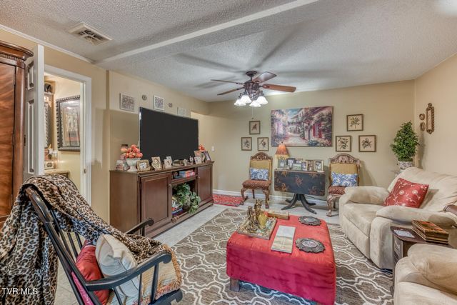 331 Hickory Bluff 331, Johnson City, TN 37601
