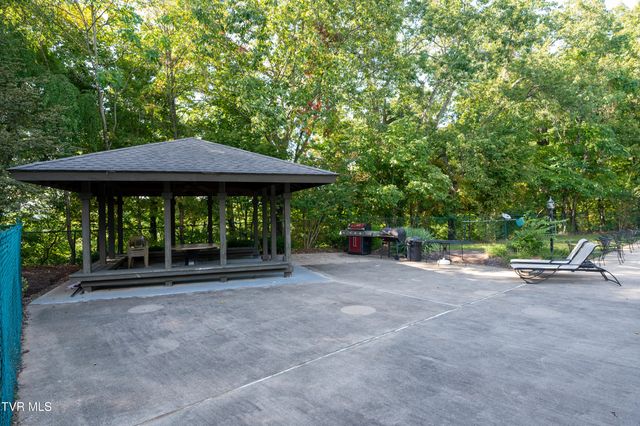 331 Hickory Bluff 331, Johnson City, TN 37601