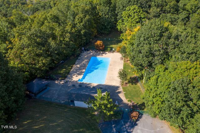 331 Hickory Bluff 331, Johnson City, TN 37601