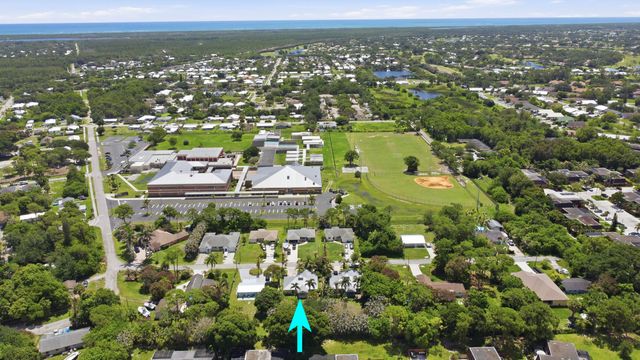 5802 SE Wesley Avenue, Stuart, FL 34997