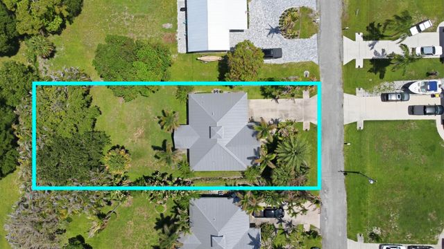 5802 SE Wesley Avenue, Stuart, FL 34997