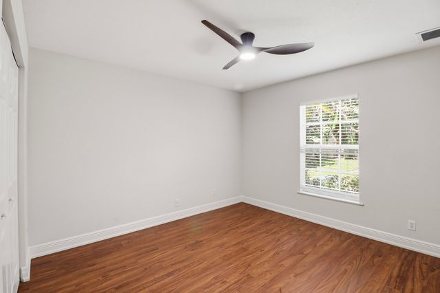 5802 SE Wesley Avenue, Stuart, FL 34997