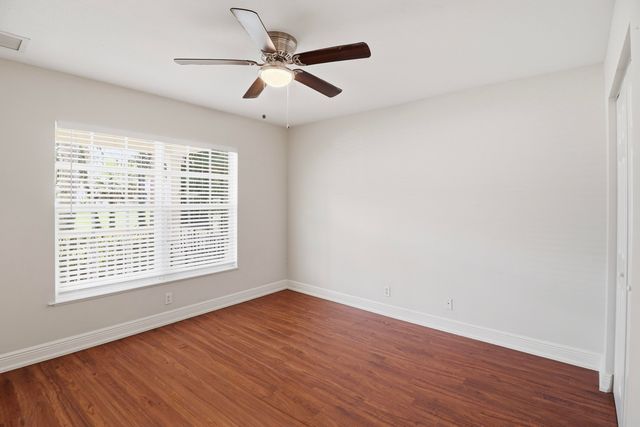 5802 SE Wesley Avenue, Stuart, FL 34997