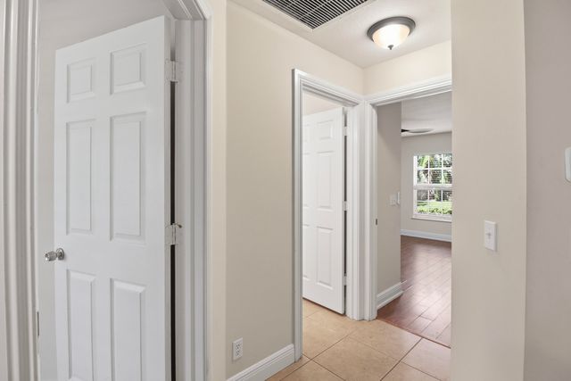 5802 SE Wesley Avenue, Stuart, FL 34997
