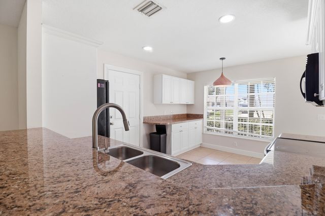 5802 SE Wesley Avenue, Stuart, FL 34997