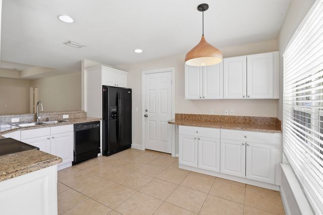 5802 SE Wesley Avenue, Stuart, FL 34997