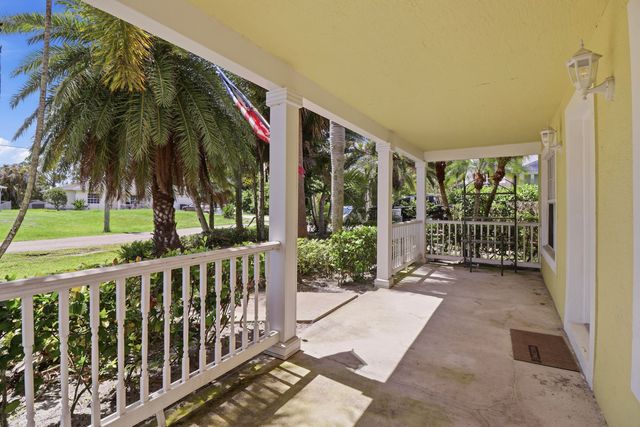 5802 SE Wesley Avenue, Stuart, FL 34997