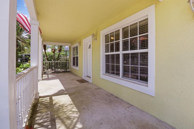 5802 SE Wesley Avenue, Stuart, FL 34997