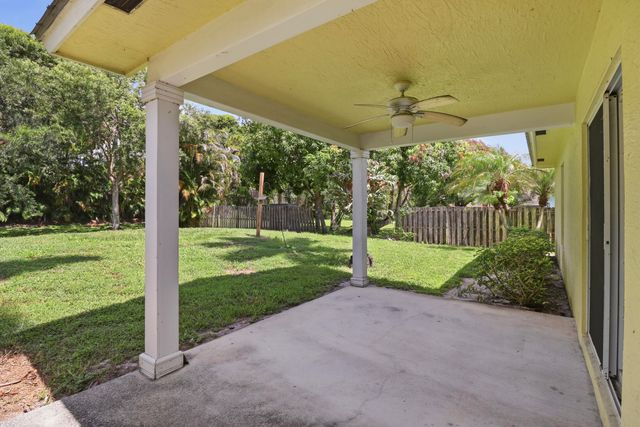 5802 SE Wesley Avenue, Stuart, FL 34997