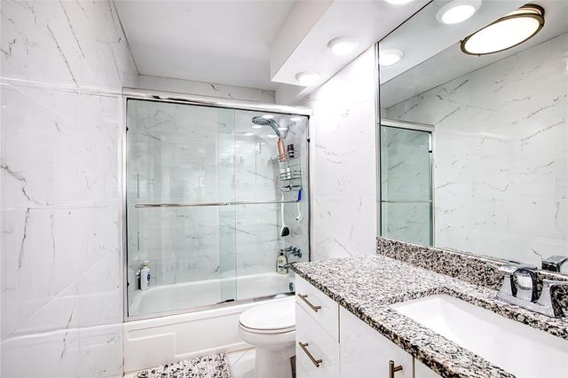 111 BRINY Avenue 20-08, Pompano Beach, FL 33062