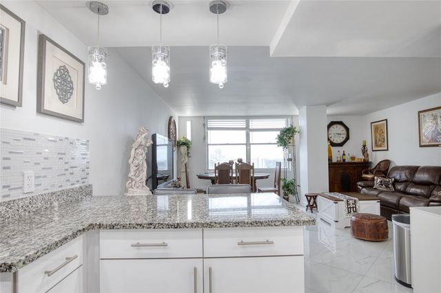 111 BRINY Avenue 20-08, Pompano Beach, FL 33062