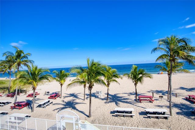 111 BRINY Avenue 20-08, Pompano Beach, FL 33062