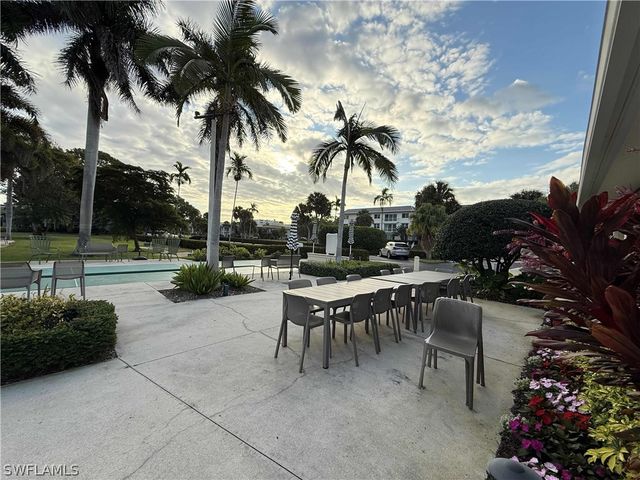 408 Broad AVE S H408, Naples, FL 34102