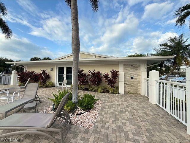 408 Broad AVE S H408, Naples, FL 34102